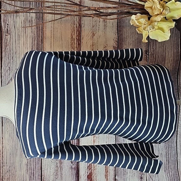 NEW NAUTICA BLUE AND WHITE STRIPED 3/4 CUFF SLEEVE PULLOVER TEE - Picture 5 of 12